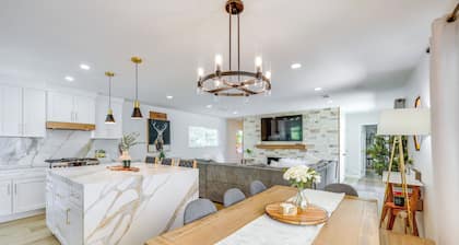 Walk to The Village Shops/eats: Big Bear Lake Home