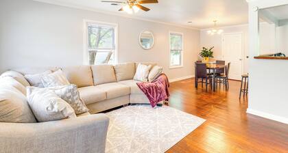 3 Mi to Historic Dtwn: Hopewell Home w/ Yard