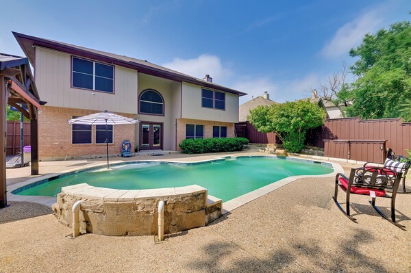 7 Mi To Lewisville Lake: Spacious Denton Home - Denton, TX