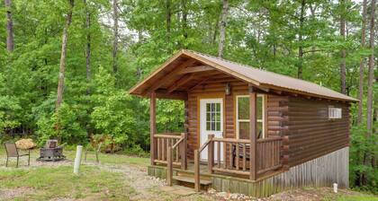 1 Mi to Current River: Cozy Studio Cabin!