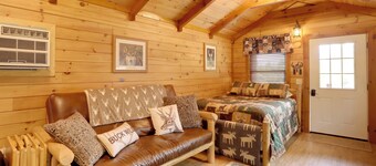 1 Mi to Current River: Cozy Studio Cabin!