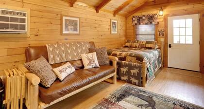 1 Mi to Current River: Cozy Studio Cabin!