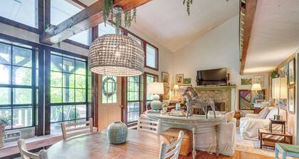 4 Mi to Lake Santeetlah: Cabin w/ Deck & Views