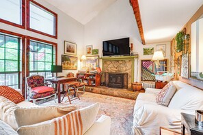 House (1 Bedroom) | Interior - 4 Mi to Lake Santeetlah: Cabin w/ Deck & Views (Robbinsville)