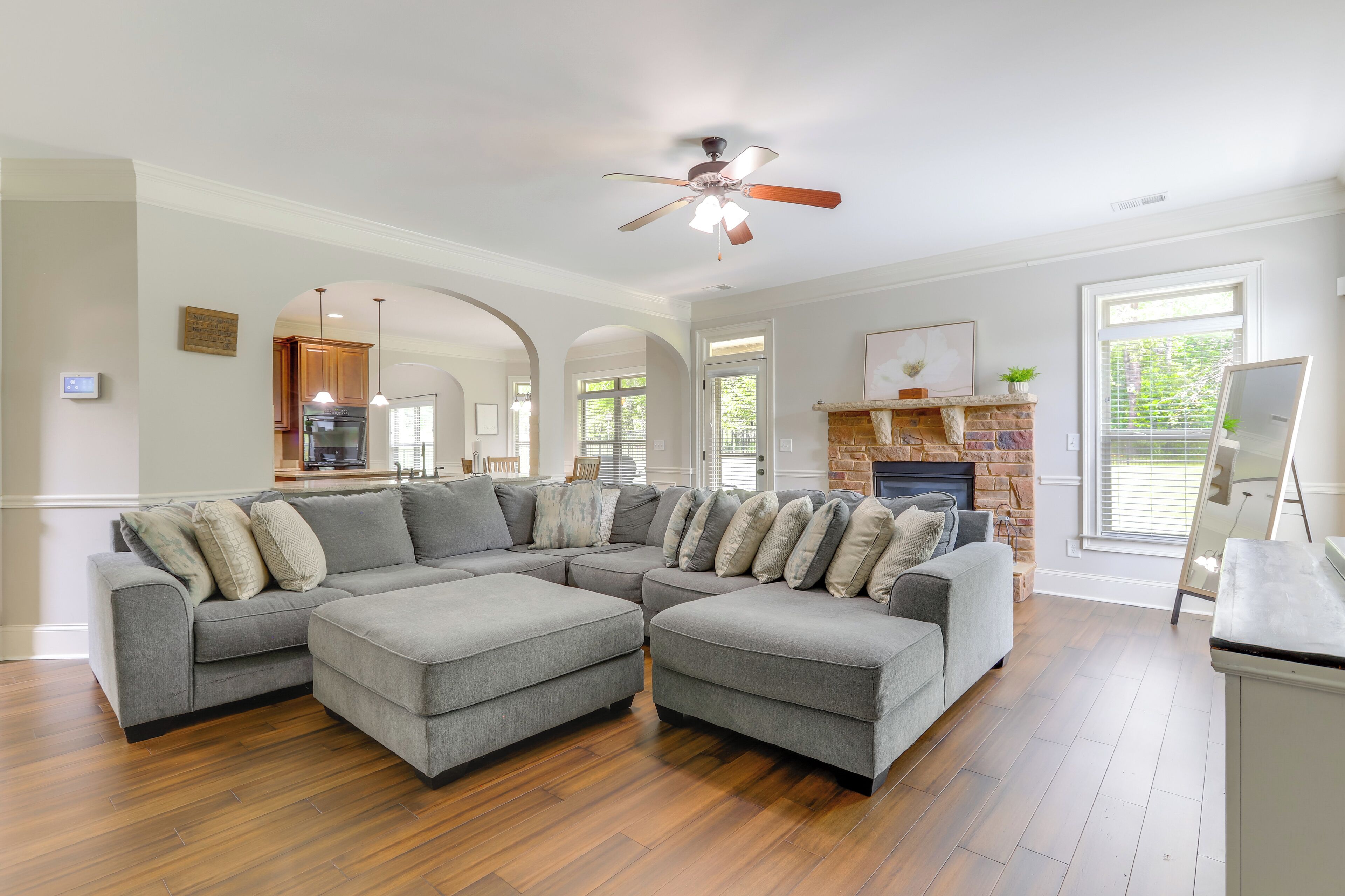 House (4 Bedrooms) | Front of property