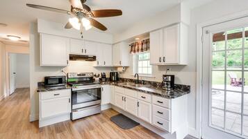 House (2 Bedrooms) | Interior