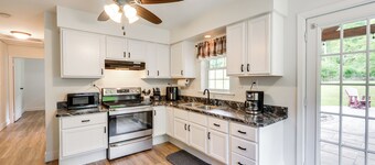 Fish, Hunt & Hike: Pet-friendly Home in Allenwood
