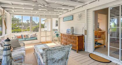 2 Blocks to Crystal Coast: Family-friendly Retreat