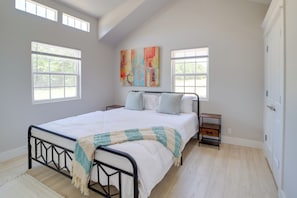 House (2 Bedrooms) | Interior - Hike, Fish & Explore: Cabin Near Eufala Lake! (McAlester)