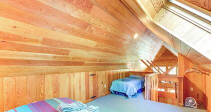 Nature-packed Mckenzie River Retreat w/ Trails!