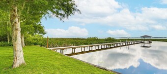 Dock + Screened Porch: Lake Istokpoga Retreat