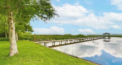 Dock + Screened Porch: Lake Istokpoga Retreat