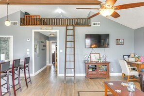 Interior - Walk to Beach: Family Getaway By San Luis Pass! (Freeport)