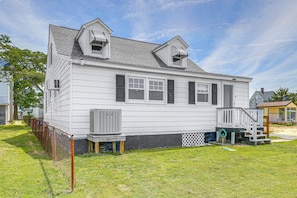 Interior - Walkable Beach Retreat on Chesapeake Bay! (Tangier)