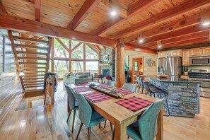 المنشأة من الداخل