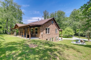 House (4 Bedrooms) | Interior - Creekside Retreat w/ Mtn Views in Lambsburg! (Lambsburg)