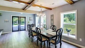 House (4 Bedrooms) | Interior