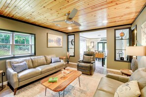 House (4 Bedrooms) | Interior - Creekside Retreat w/ Mtn Views in Lambsburg! (Lambsburg)