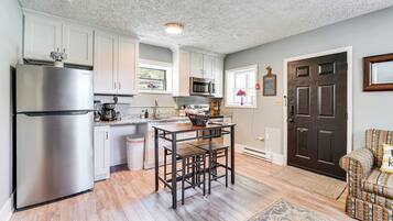 House (1 Bedroom) | Interior