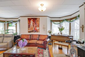 House (4 Bedrooms) | Interior