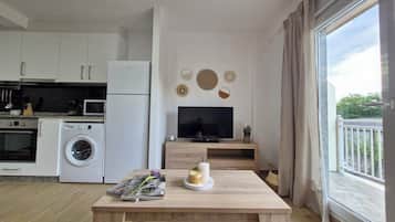 Micro-ondes, four, plaque de cuisson