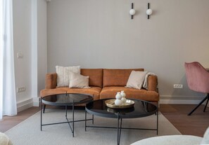 Apartment | 3 bedrooms, Internet - Spacious 3BR by Cismigiu Gardens Calea Victoriei (Bucharest)