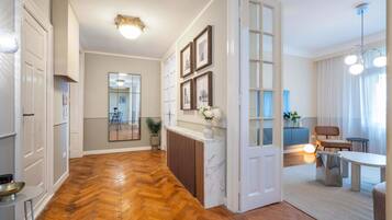 3 عدّة غرف نوم وخدمة الإنترنت