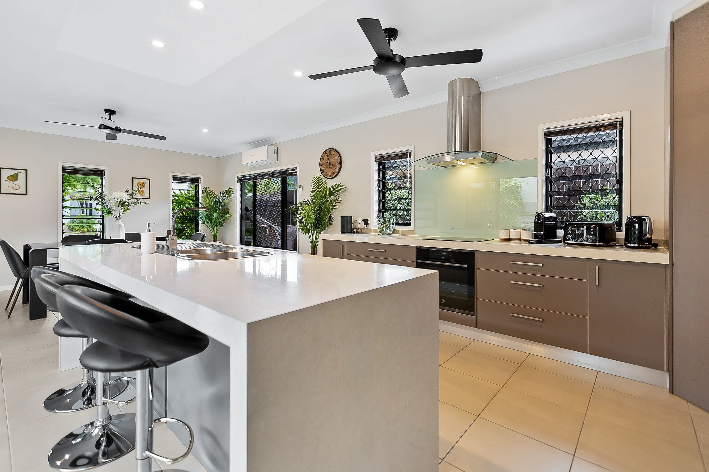 House | 4 bedrooms, Internet