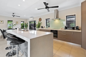 House | 4 bedrooms, Internet - Modere - Pool Entertainer Child Pet (Cairns)