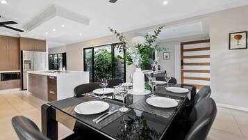 House | 4 bedrooms, Internet