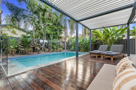 House. Curlews Nest - Pool BBQ and Beach