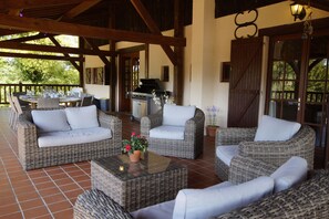 屋外ダイニングエリア