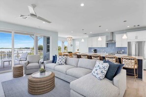 Unclassified image, 2 of 55, button