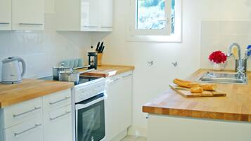 Réfrigérateur, micro-ondes, four, lave-vaisselle