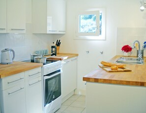 Réfrigérateur, micro-ondes, four, lave-vaisselle