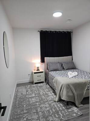 1 soverom, strykejern/-brett, wi-fi (inkludert) og sengetøy