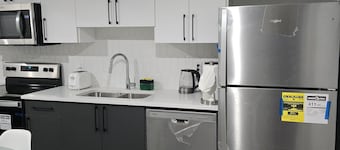 Charming 1-bedroom house with WiFi and AC in enchanting Edmonton