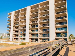 Exterior - Ocean Breeze West 301, 3BD/2BA, Community Pool + Private Beach (Perdido Key)