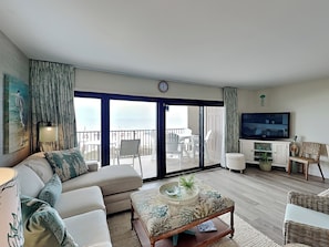 Smart TV - Ocean Breeze West 301, 3BD/2BA, Community Pool + Private Beach (Perdido Key)