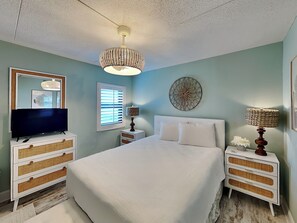 3 bedrooms, iron/ironing board, WiFi, bed sheets - Ocean Breeze West 301, 3BD/2BA, Community Pool + Private Beach (Perdido Key)