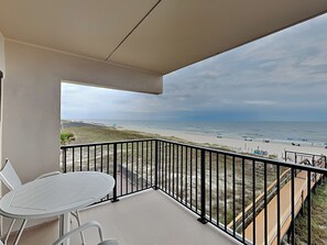 Outdoor dining - Ocean Breeze West 301, 3BD/2BA, Community Pool + Private Beach (Perdido Key)