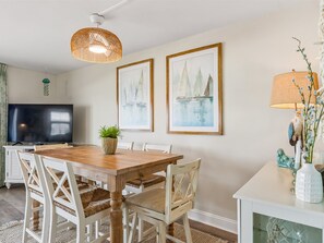 Dining Area - Seats Six