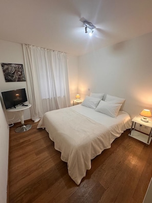 2 bedrooms, iron/ironing board, WiFi, bed sheets