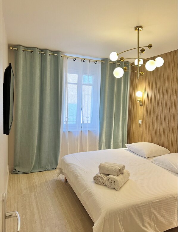 2 bedrooms, iron/ironing board, WiFi, bed sheets