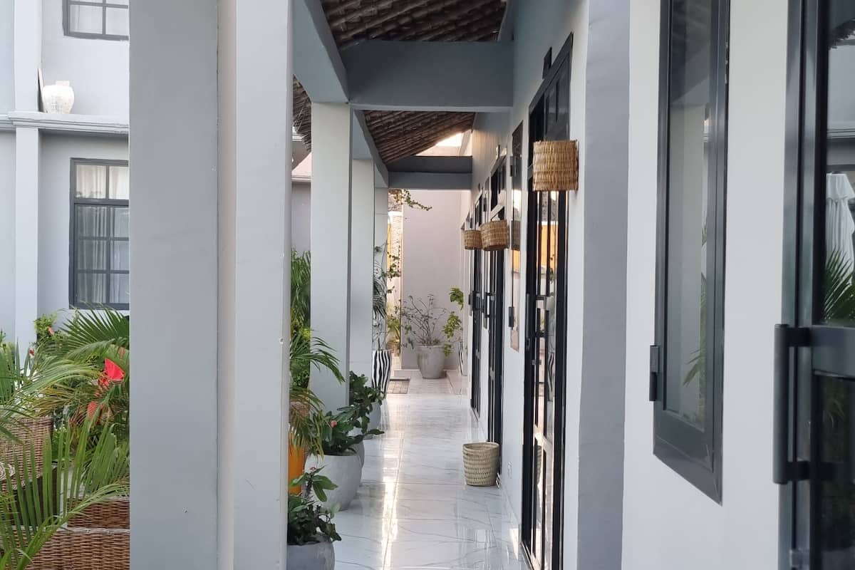 Iron/ironing board, free WiFi