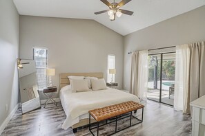 4 bedrooms, desk, iron/ironing board, free WiFi