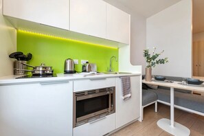 Luxury Studio, Non Smoking | Private kitchen - Student Only Middle Street (Portsmouth)