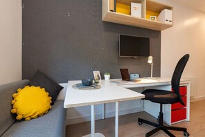 Studio, Non Smoking | Blackout drapes, free WiFi - Student Only Middle Street (Portsmouth)