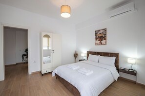 1 bedroom, iron/ironing board, free WiFi, bed sheets - Philoxenia Apartments Saranda - One-Bedroom Premium Apartment (Saranda)