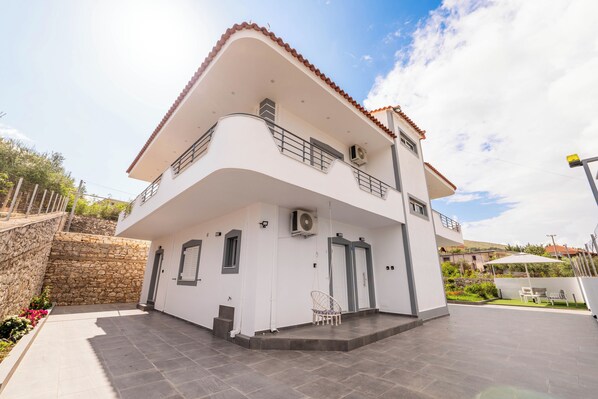 Exterior - Philoxenia Apartments Saranda - One-Bedroom Premium Apartment (Saranda)